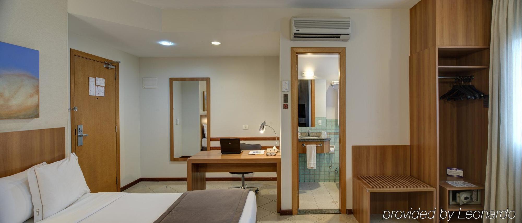 Holiday Inn Express Avenida Sumare San Paolo Esterno foto