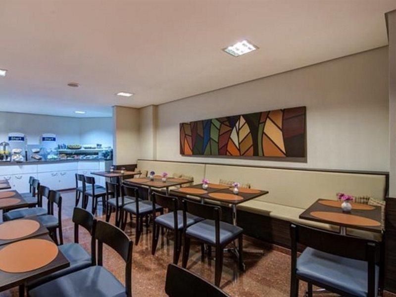 Holiday Inn Express Avenida Sumare San Paolo Esterno foto
