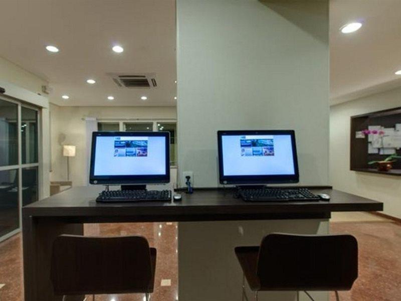 Holiday Inn Express Avenida Sumare San Paolo Esterno foto