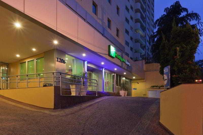 Holiday Inn Express Avenida Sumare San Paolo Esterno foto