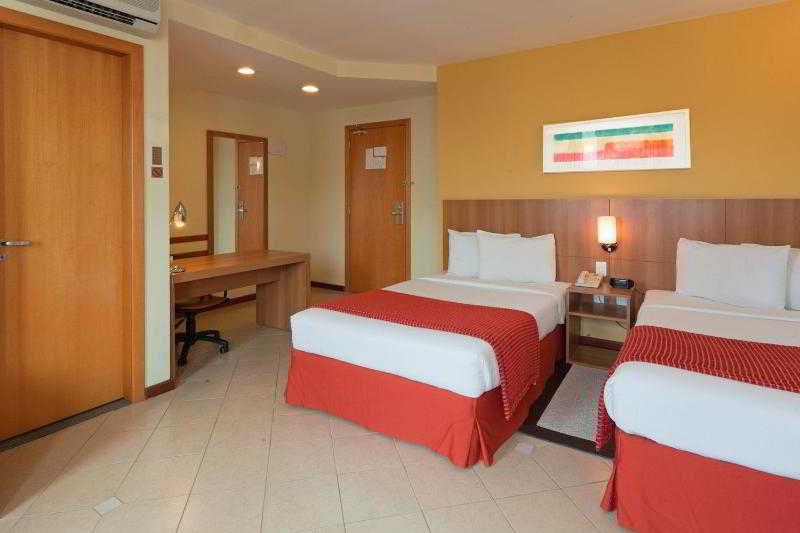 Holiday Inn Express Avenida Sumare San Paolo Camera foto