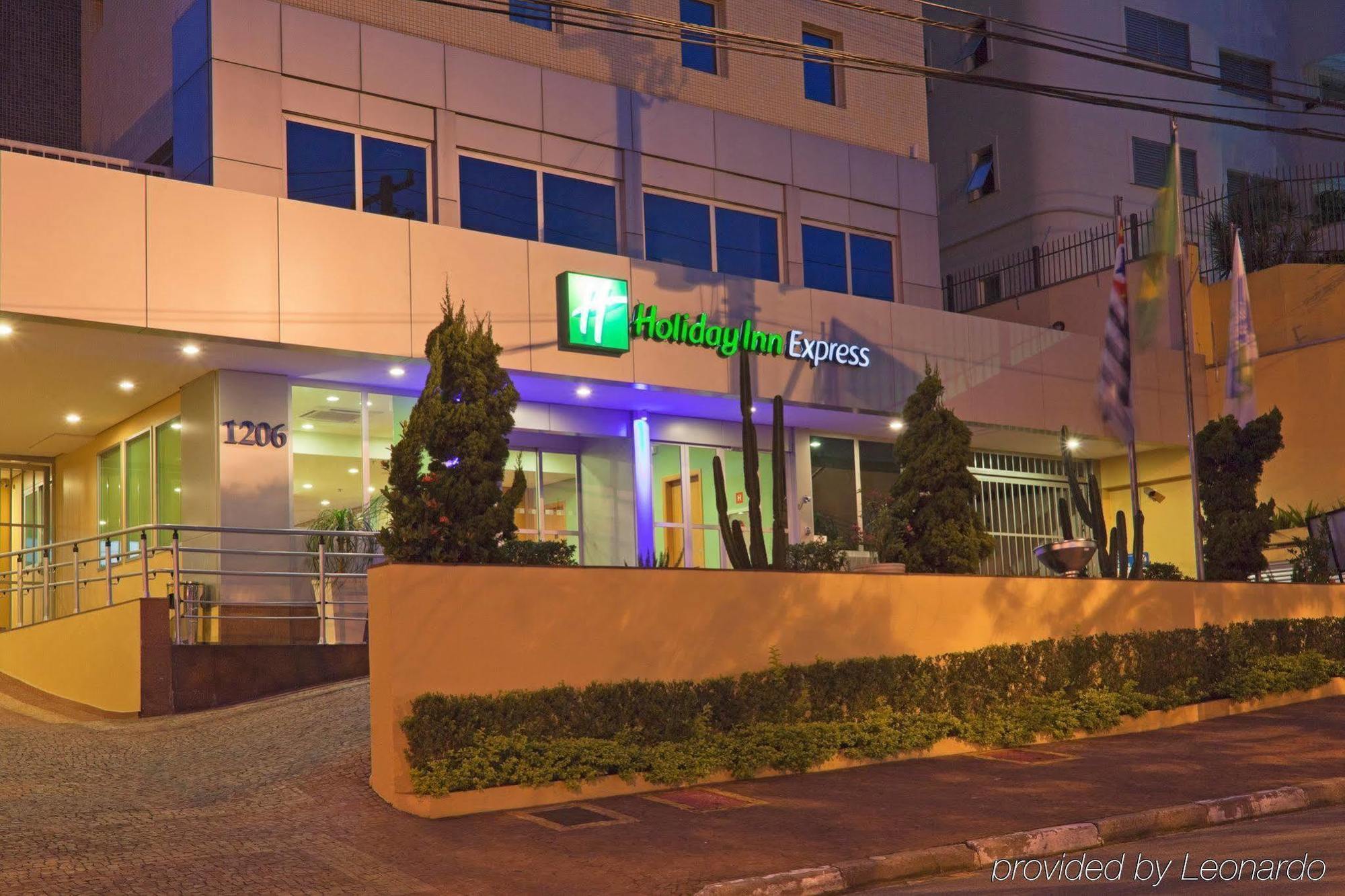 Holiday Inn Express Avenida Sumare San Paolo Esterno foto