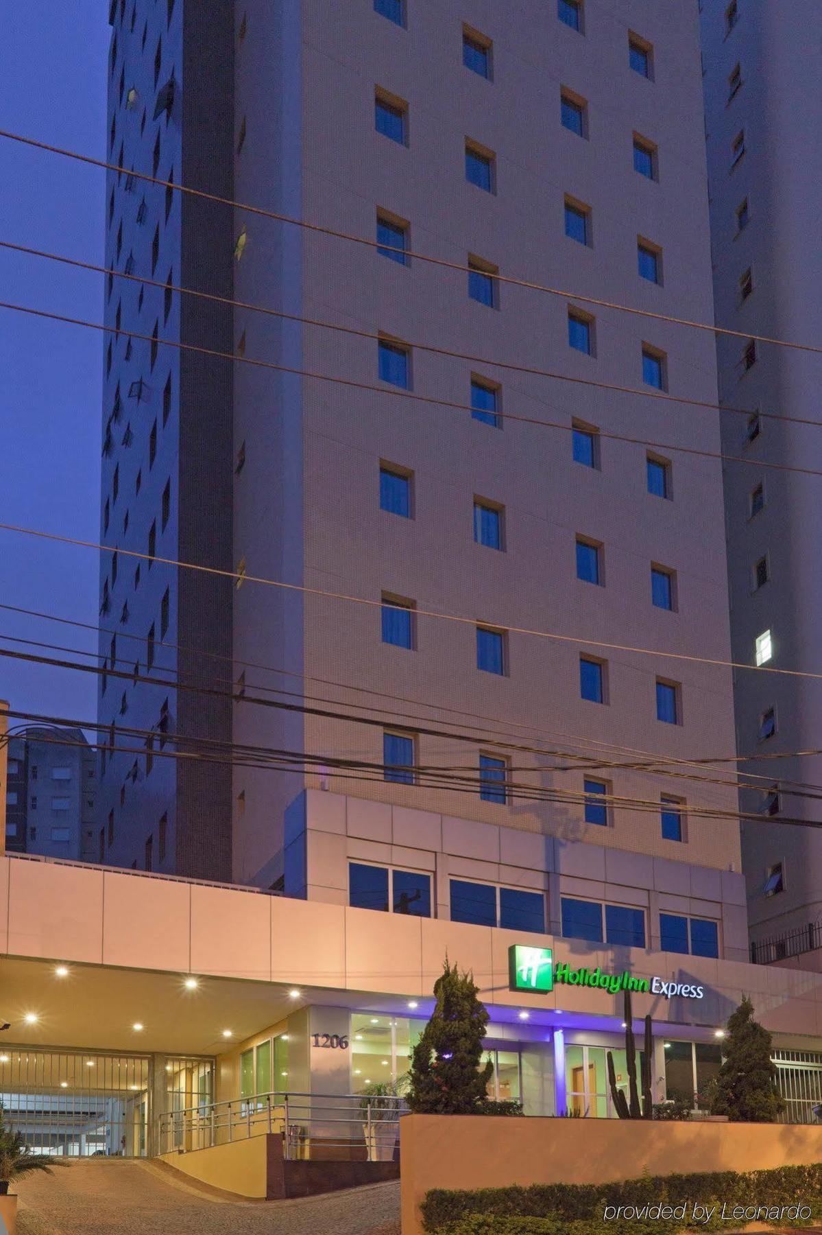 Holiday Inn Express Avenida Sumare San Paolo Esterno foto